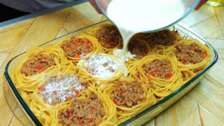 Спагетти с фаршем в виде мясных гнёзд. Простой рецепт, вкусное блюдо и интересная подача.