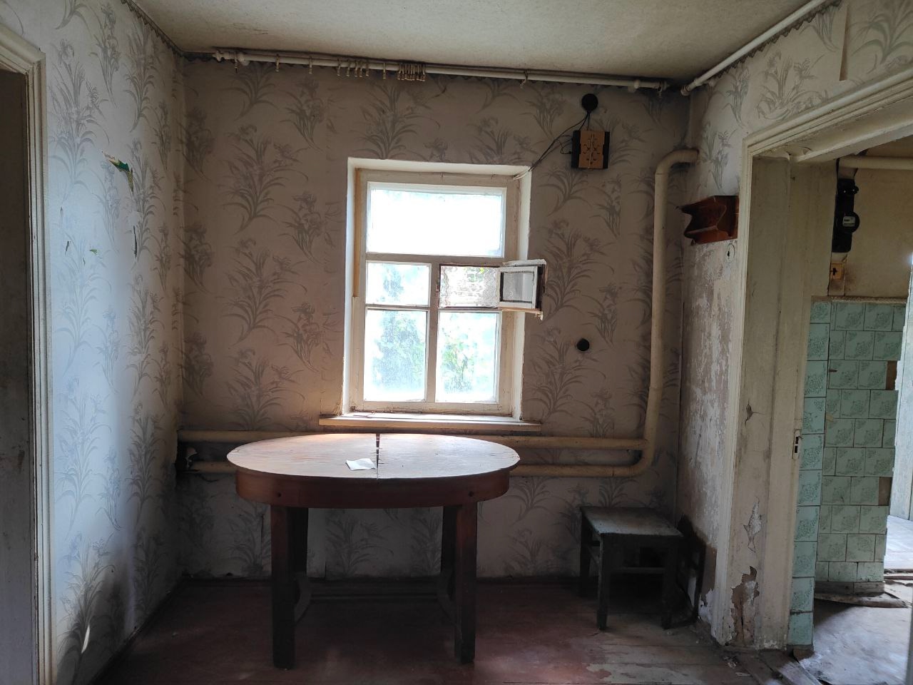 🏡 Продаётся дом — ул. 2-я Керамическая, Луганск 🏠 Общая площадь 74 м² 📐 Участок 6,8 соток 🏗 Дом из мергеля, облицован кирпичом 💡 В доме проведены вода, свет, газ 🌿 Ровный участок, возможность организовать парковочные места 🏚 Имеются хозяйственные постройки 📍 Удобное расположение — легко добраться в любую точк...