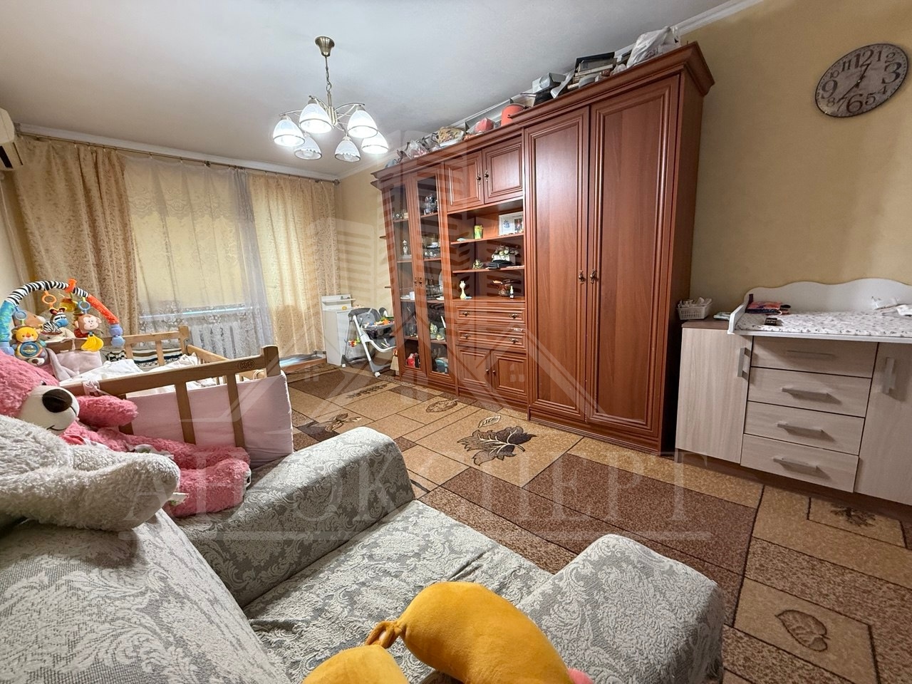 🔑 ПРОДАМ 2-Х КОМНАТНУЮ КВАРТИРУ 🔑
📍 Расположение:г.Стаханов, 50 лет Октября дом 6✅
🏢 Этаж - 2/5 ✅
📌Площадь- 43.24м²
💼 Полный пакет документов, готов...