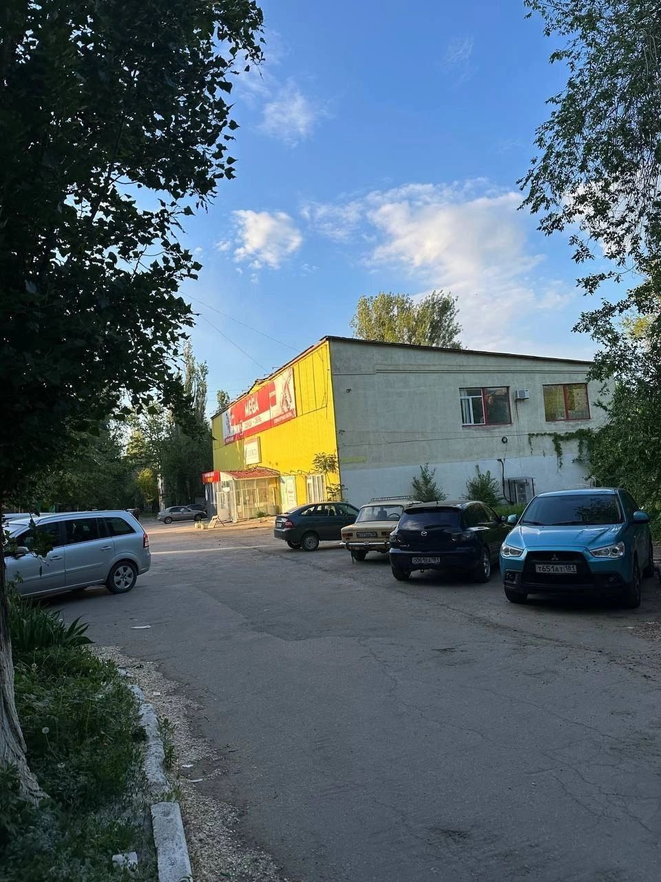 🔥🔥 Продается квартира-студия на кв. Шевченко. Рядом торговый центр "Аврора", "Поляна". • Площадь: 29кв.м • 2эт.5 этажный дом • ремонт 2018г. Никто постоянно не жил. • Отличный вариант как для собственного проживания, так и для выгодной сдачи в аренду. Цена: 4.3 млн руб +7959-216-43-31 +795...