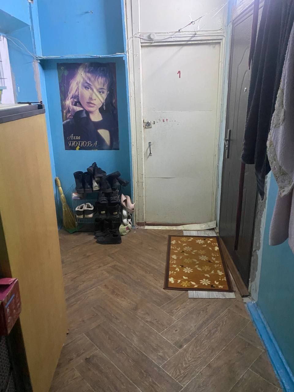 !! Продам комнату в общежитии центр город Луганск, р-н Донбасса , 4/9 эт., пл. 18 кв.м., жилое состояние, отличное расположение. Цена 1 400 000 руб. тел. +79591424483 Елена